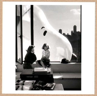 Item #5436 ESTATE STAMPED - ELLIOTT ERWITT - SNOOPY, MACY'S PARADE BALLOON, NEW YORK CITY, 1988 -...